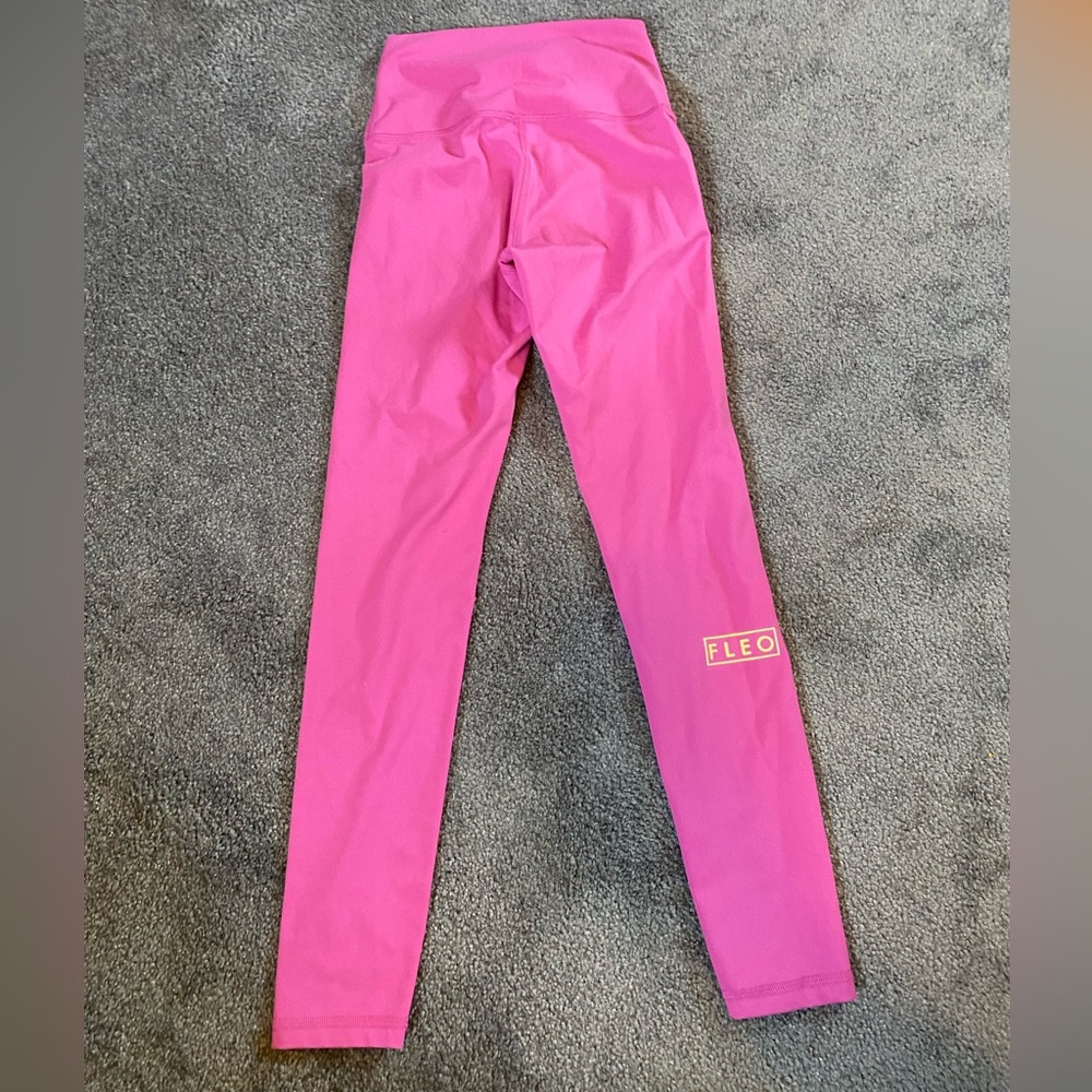 Fleo Pink Leggings